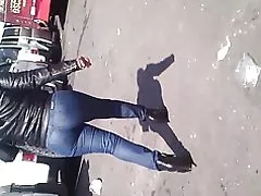 Matang dalam celana jins ketat