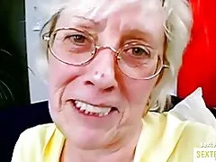 Nenek yang menabur tua