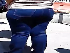 Dewasa dengan beberapa nalgotas